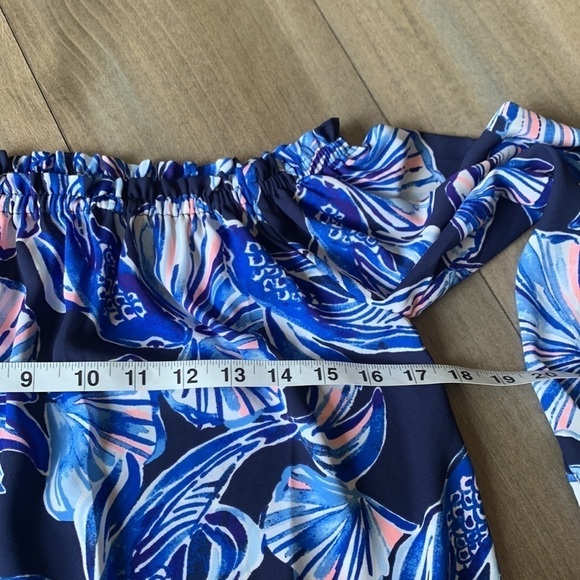 Lilly Pulitzer Lou Lou Off The Shoulder Top Bright Navy in Reel Life size xs - Picture 9 of 9